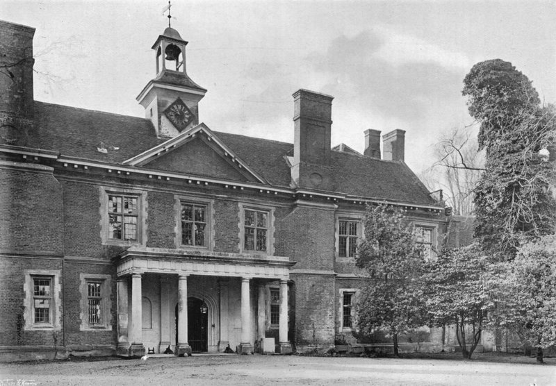 Façade nord-est - Charles Latham