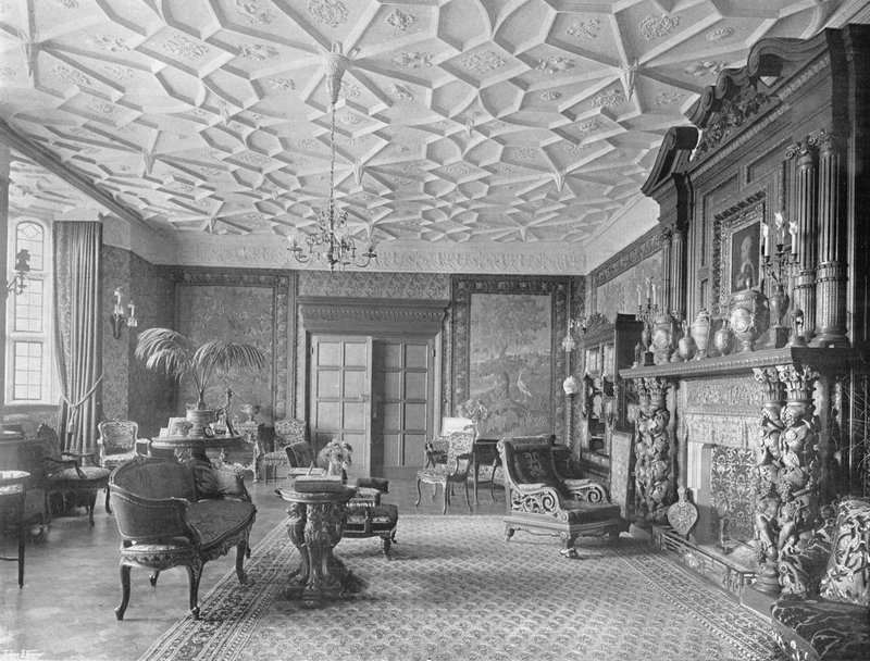 Le Salon - Charles Latham