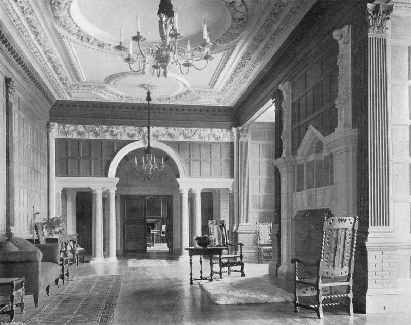 Le hall, vue vers l