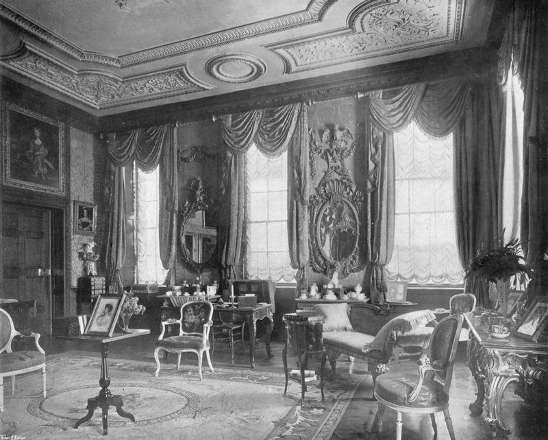 Le Salon Carré - Charles Latham