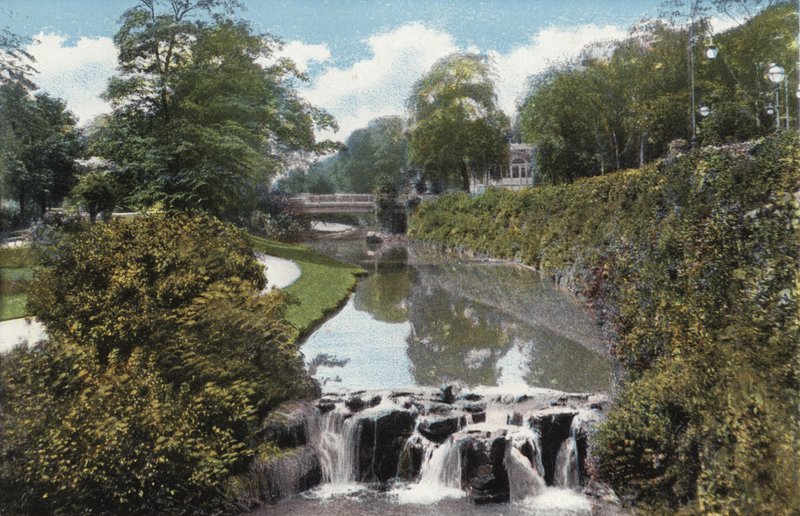 Buxton, Les Jardins et la Cascade - English Photographer