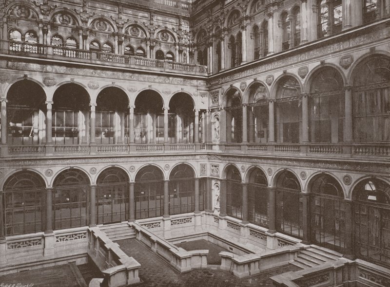 Cour centrale du bureau des Indes - English Photographer