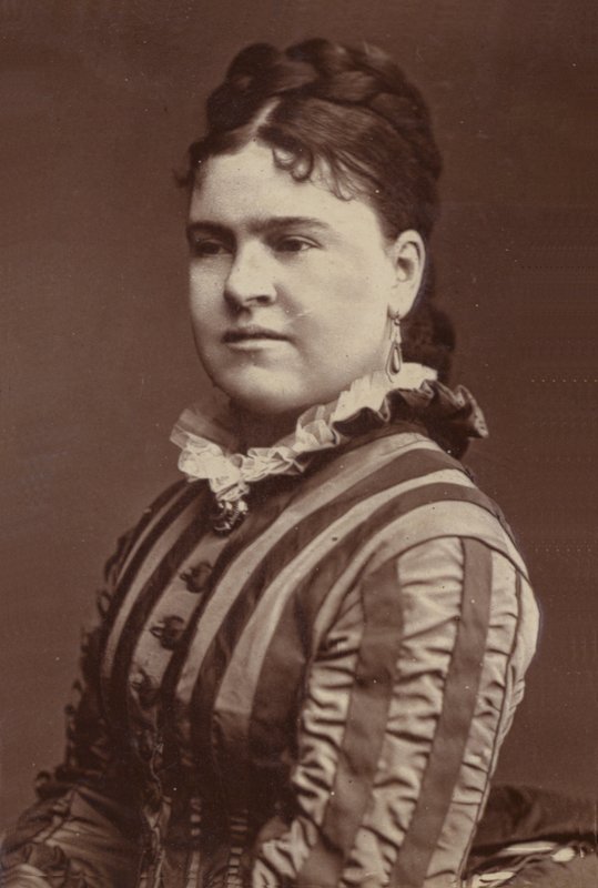 Edith Wynne - English Photographer