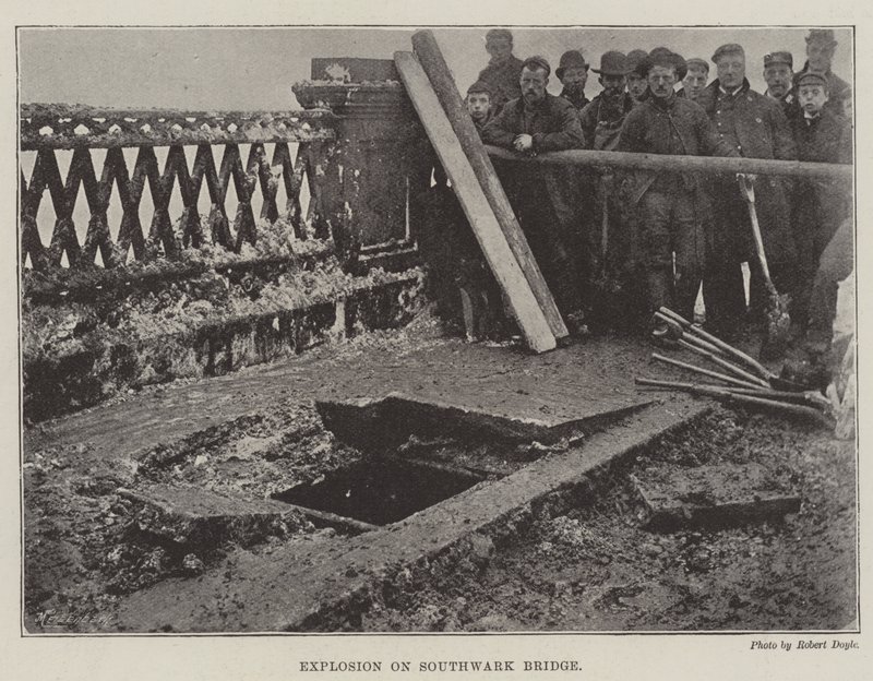Explosion sur le pont de Southwark - English Photographer