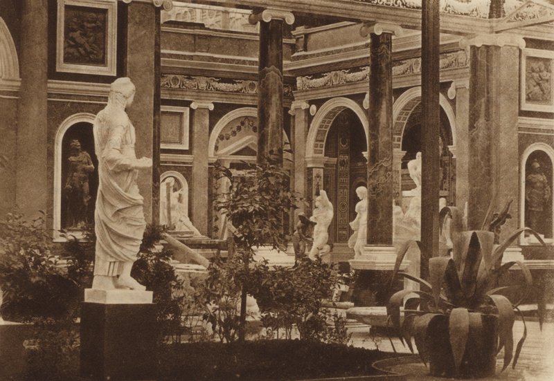 Extérieur de la cour italienne - English Photographer