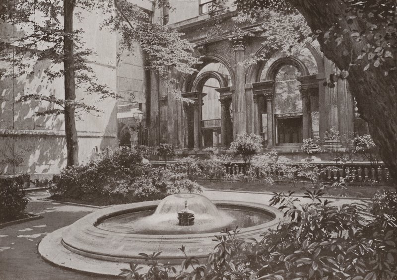 Cour du Jardin, Banque d