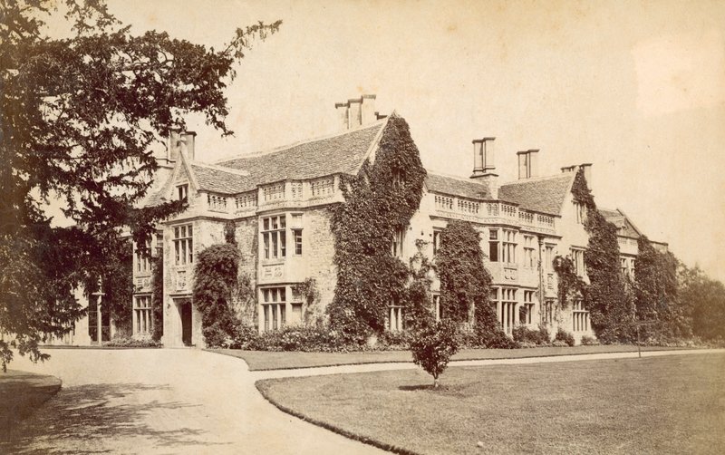 Hannington Hall, Wilts (photo n/b) - English Photographer