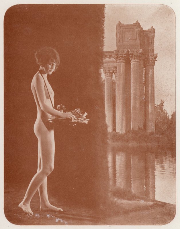 Art nudiste : Jeune fille d