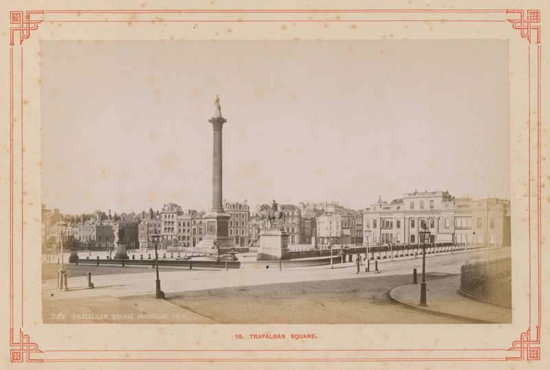 Carte postale avec une image de Trafalgar Square - English Photographer