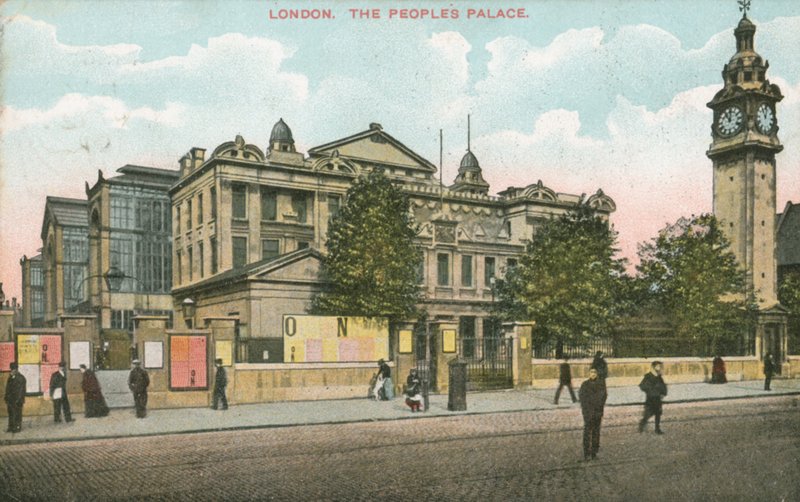 Le Palais du Peuple - English Photographer