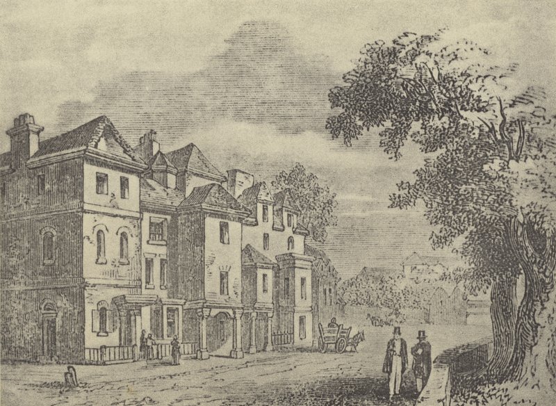 Vieilles Maisons face au Collège - English School