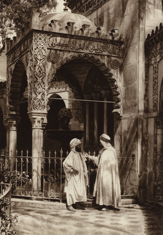 Oran, Fontaine de la mosquée (photo n/b) - European Photographer