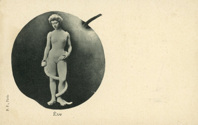 Ève avec serpent et pomme (photo n/b) - French Photographer
