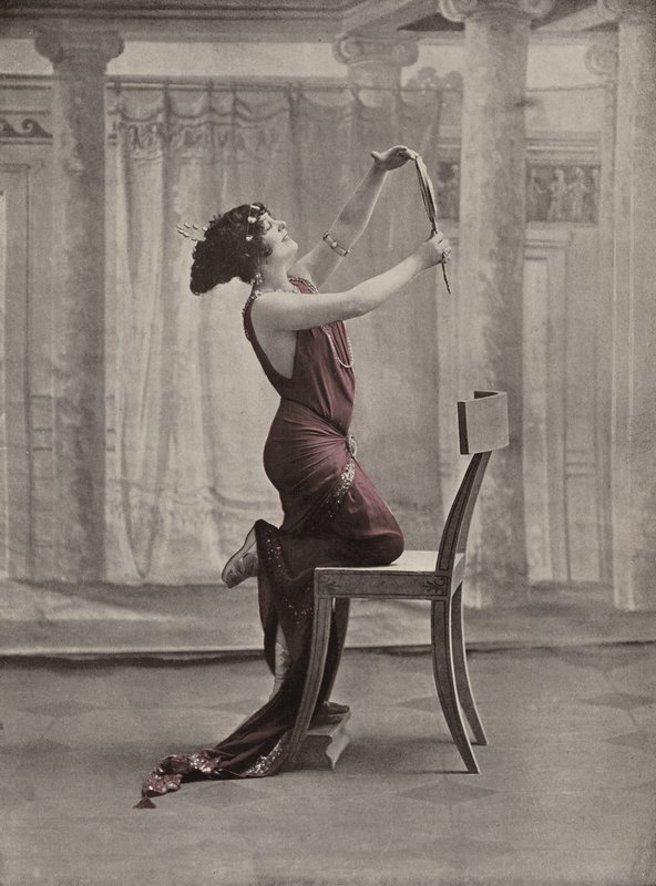 Regina Badet, actrice comique française - French Photographer