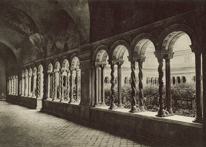 Basilique Saint-Paul, Le Cloître - Italian Photographer