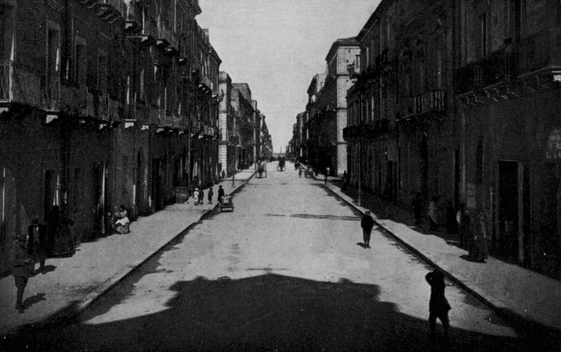 Taranto, Via Anfiteatro - Italian Photographer