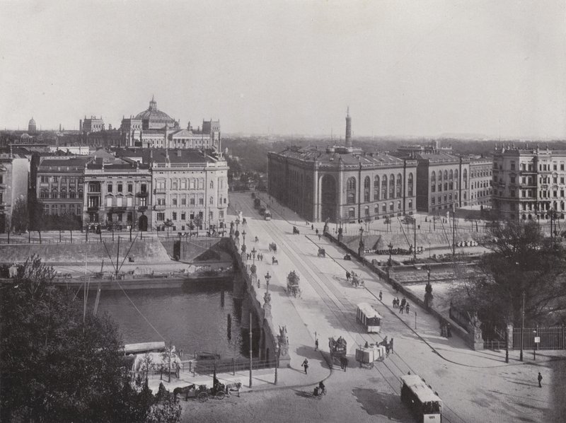 Pont Moltke et bâtiment de l