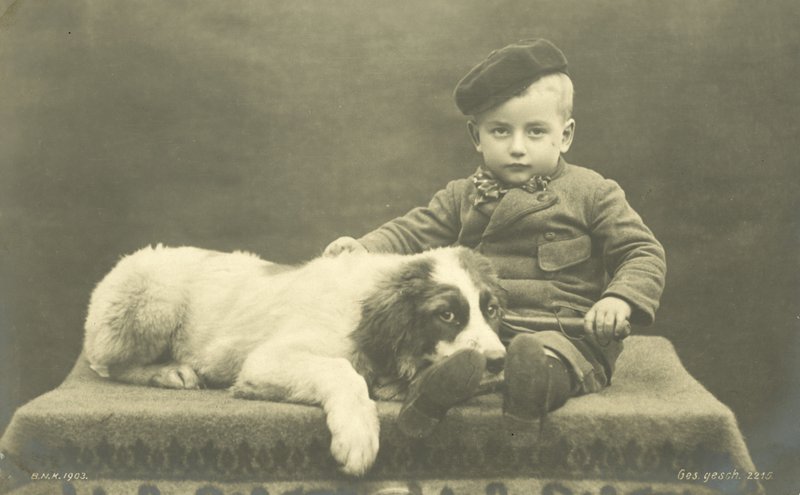 Petit garçon avec son chien - Photographer German