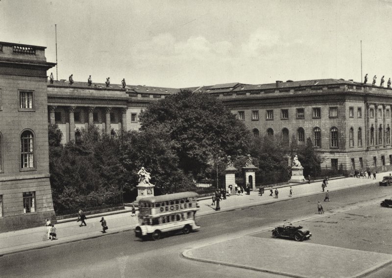 Berlin : Universität - Sasha Stone
